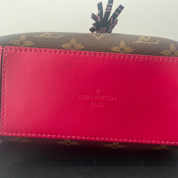 Louis Vuitton | Empreinte Saintonge Bag - Picture 4 of 12